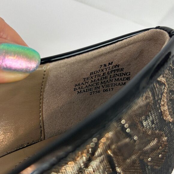 Bandolino Xylon Black + Gold Lace Brocade Ballet Shoes Block Heel Square Toe 7.5 - Picture 8 of 9